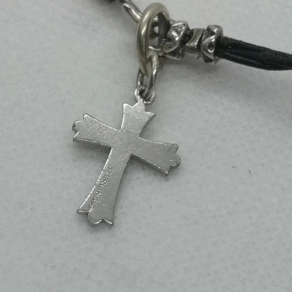 Sterling leather cross bracelet - Picture 2 of 4